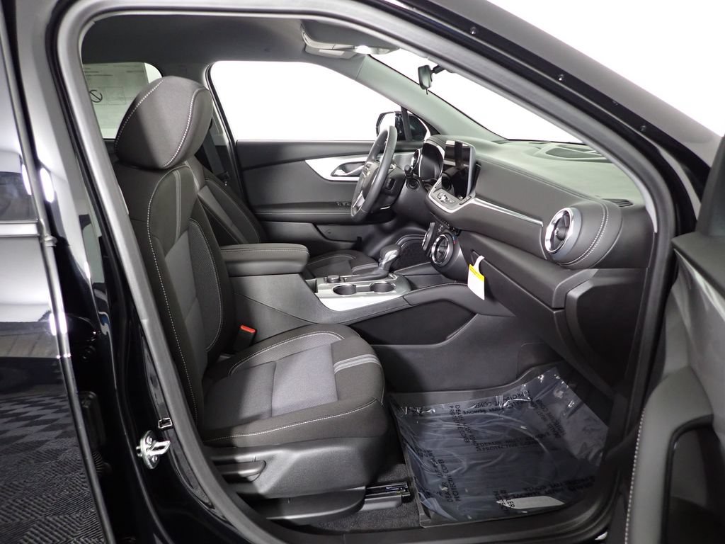 New 2026 Chevrolet Blazer LT w/ LPO, Floor Liner Package AWD/4WD image 38