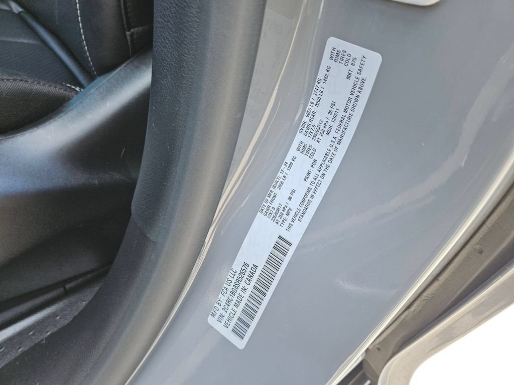 Used 2025 Chrysler Pacifica Select FWD image 28