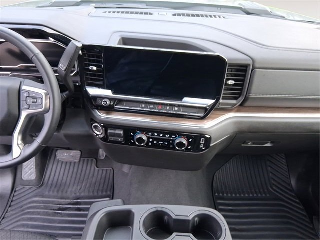 Used 2025 Chevrolet Silverado 3500 LT image 11