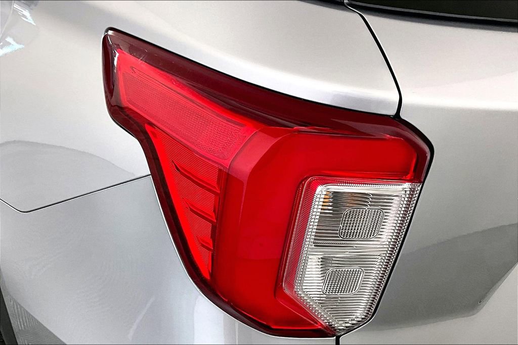 Used 2022 Ford Explorer Limited w/ Equipment Group 301A image 29