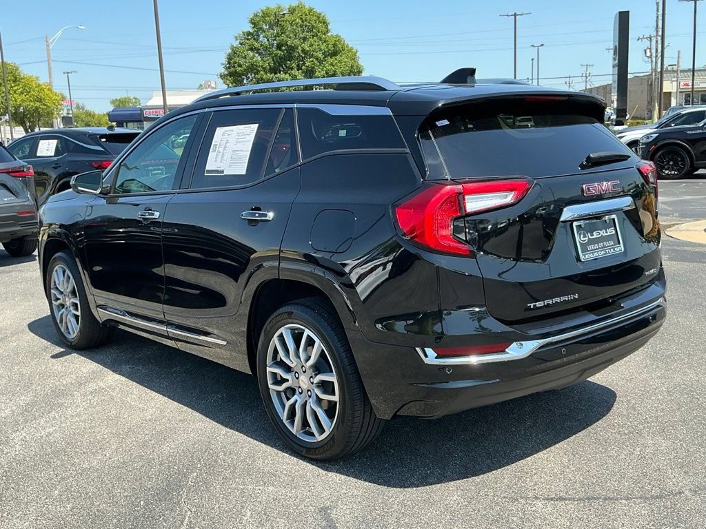 Used 2024 GMC Terrain Denali w/ Denali Premium Package AWD/4WD image 5