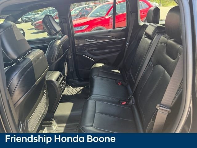 Used 2023 Jeep Grand Cherokee Overland AWD/4WD image 45