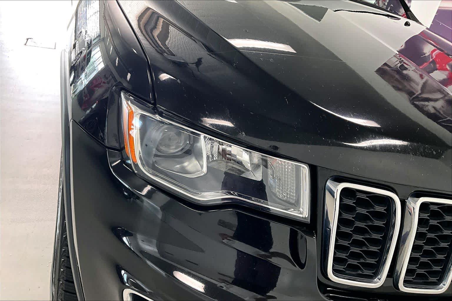Used 2018 Jeep Grand Cherokee Limited AWD/4WD image 28