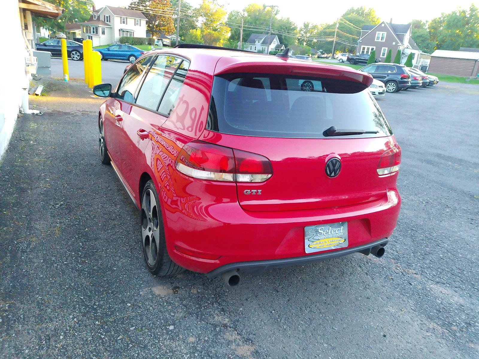 Used 2012 Volkswagen GTI 4-Door FWD image 3