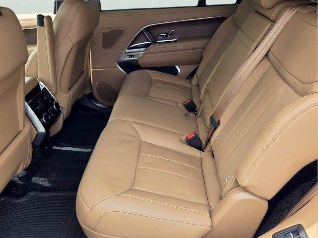 Used 2026 Land Rover Range Rover Long Wheelbase SE AWD/4WD image 12