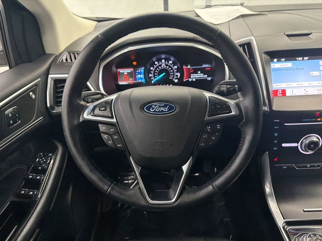 Used 2019 Ford Edge Titanium image 25