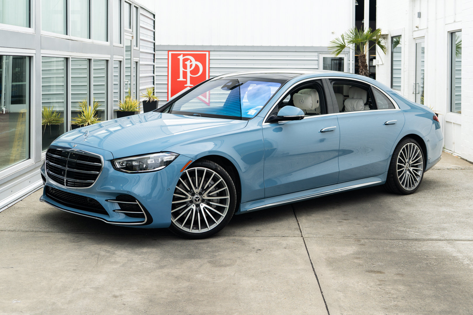 Used 2023 Mercedes-Benz S 500 4MATIC image 2