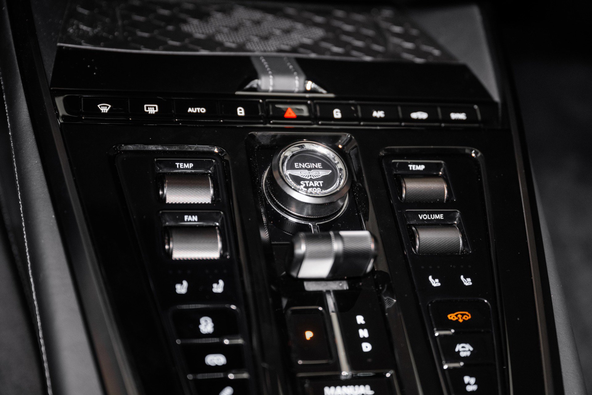 Used 2025 Aston Martin DBX 707 image 38