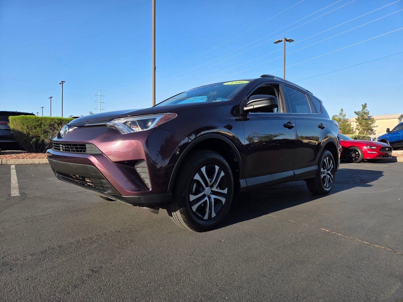 Used 2016 Toyota RAV4 LE FWD video 2