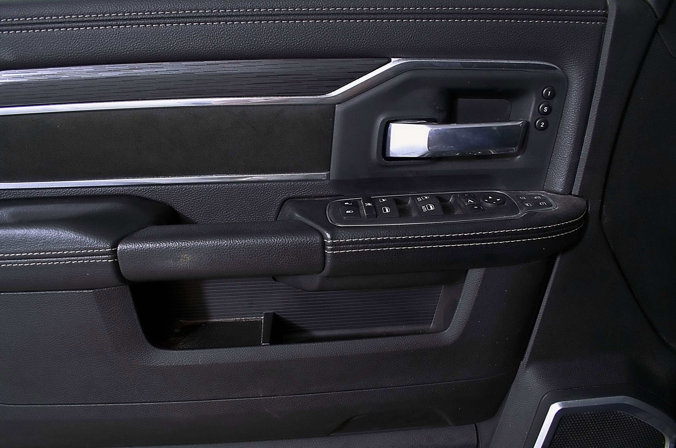 Used 2024 RAM 3500 Laramie w/ Night Edition image 16