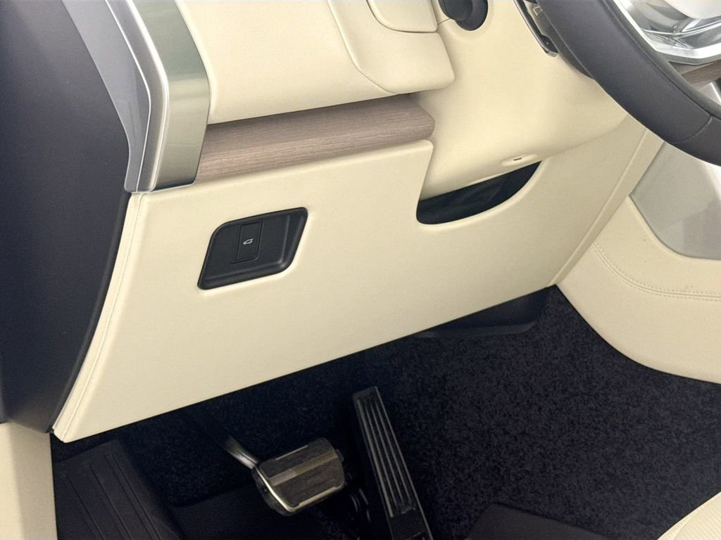 New 2026 Land Rover Range Rover SE image 10