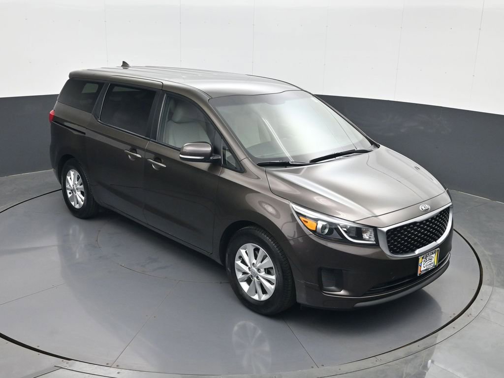 Used 2017 Kia Sedona LX image 16