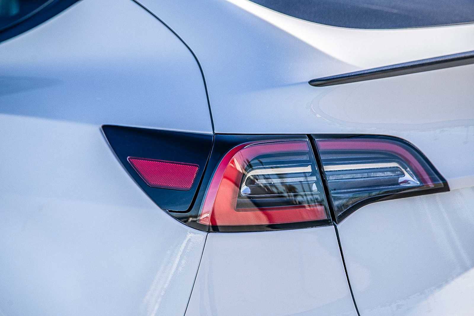 Used 2021 Tesla Model Y Long Range image 9