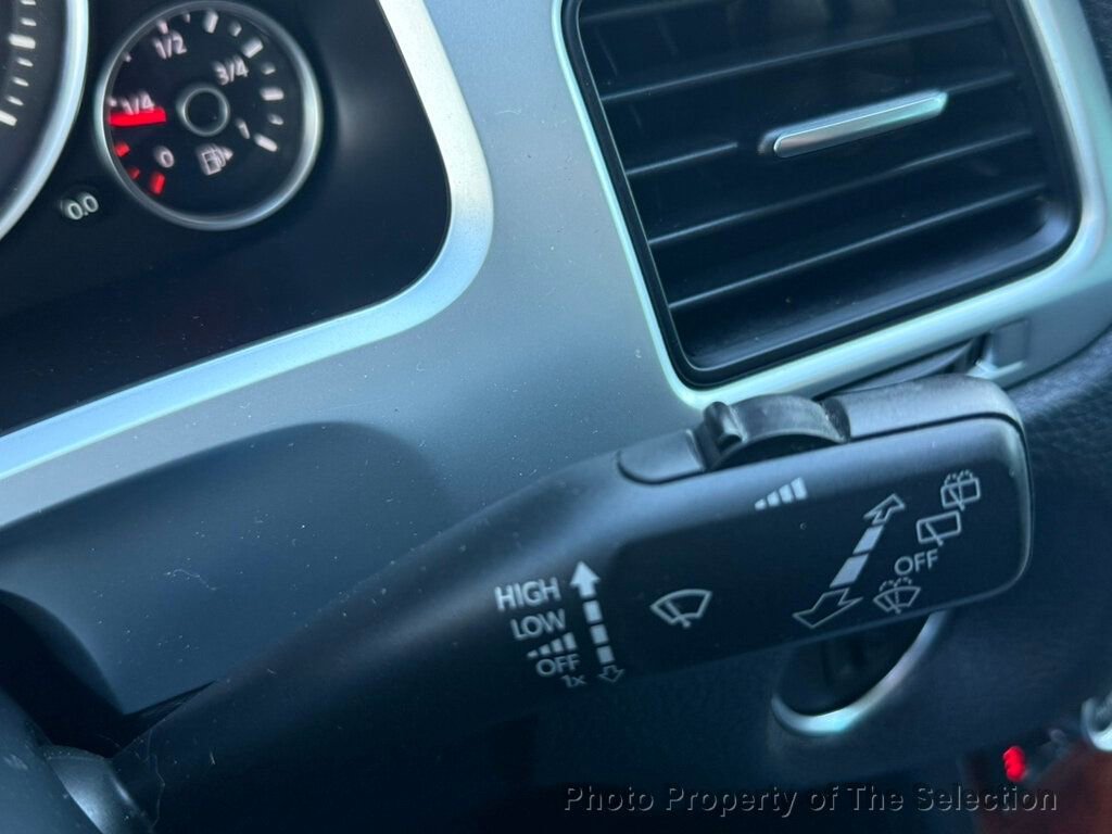 Used 2014 Volkswagen Touareg TDI image 25