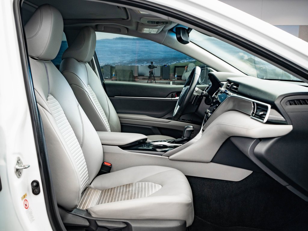 Used 2018 Toyota Camry SE image 24