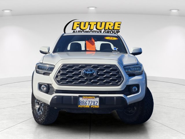 Used 2020 Toyota Tacoma TRD Off-Road w/ TRD Premium Off Road Package AWD/4WD image 2