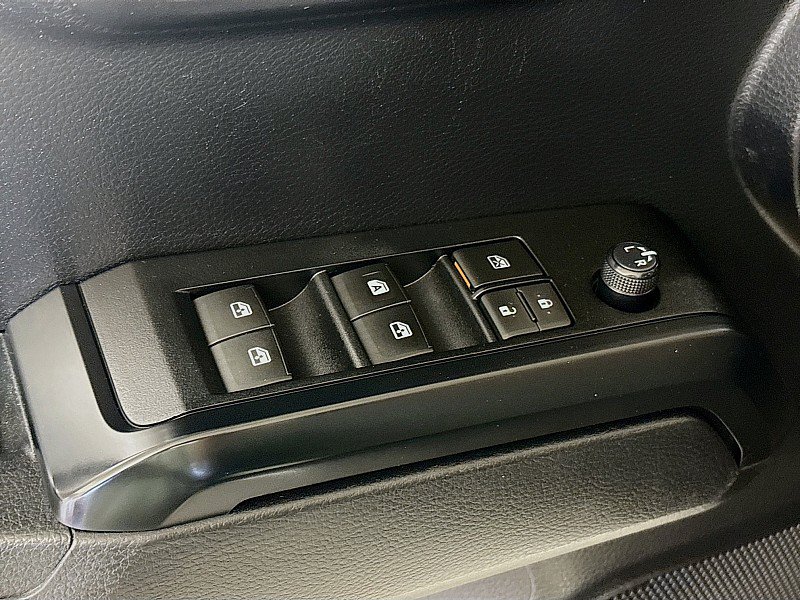 Used 2019 Toyota Tacoma SR w/ SR Convenience Package AWD/4WD image 17
