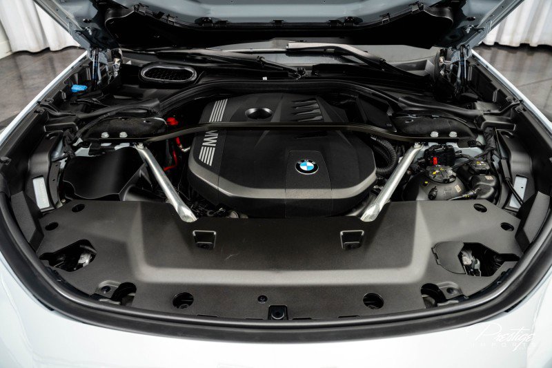 Used 2023 BMW 740i w/ Parking Assistance Package image 6