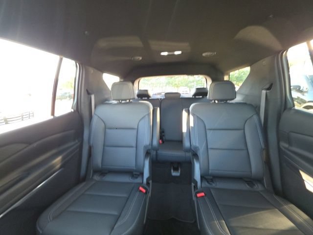 New 2027 Chevrolet Traverse LT w/ Driver Confidence Package FWD image 27