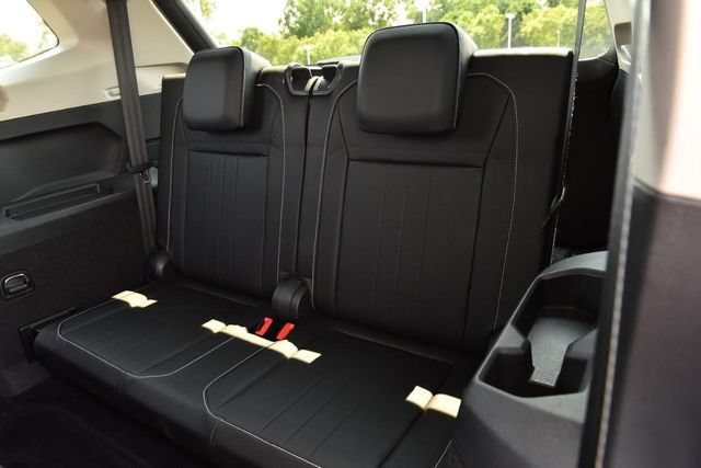 Certified 2023 Volkswagen Tiguan SE w/ Panoramic Sunroof Package FWD image 25