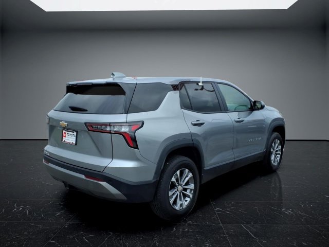 Used 2025 Chevrolet Equinox LT FWD image 3