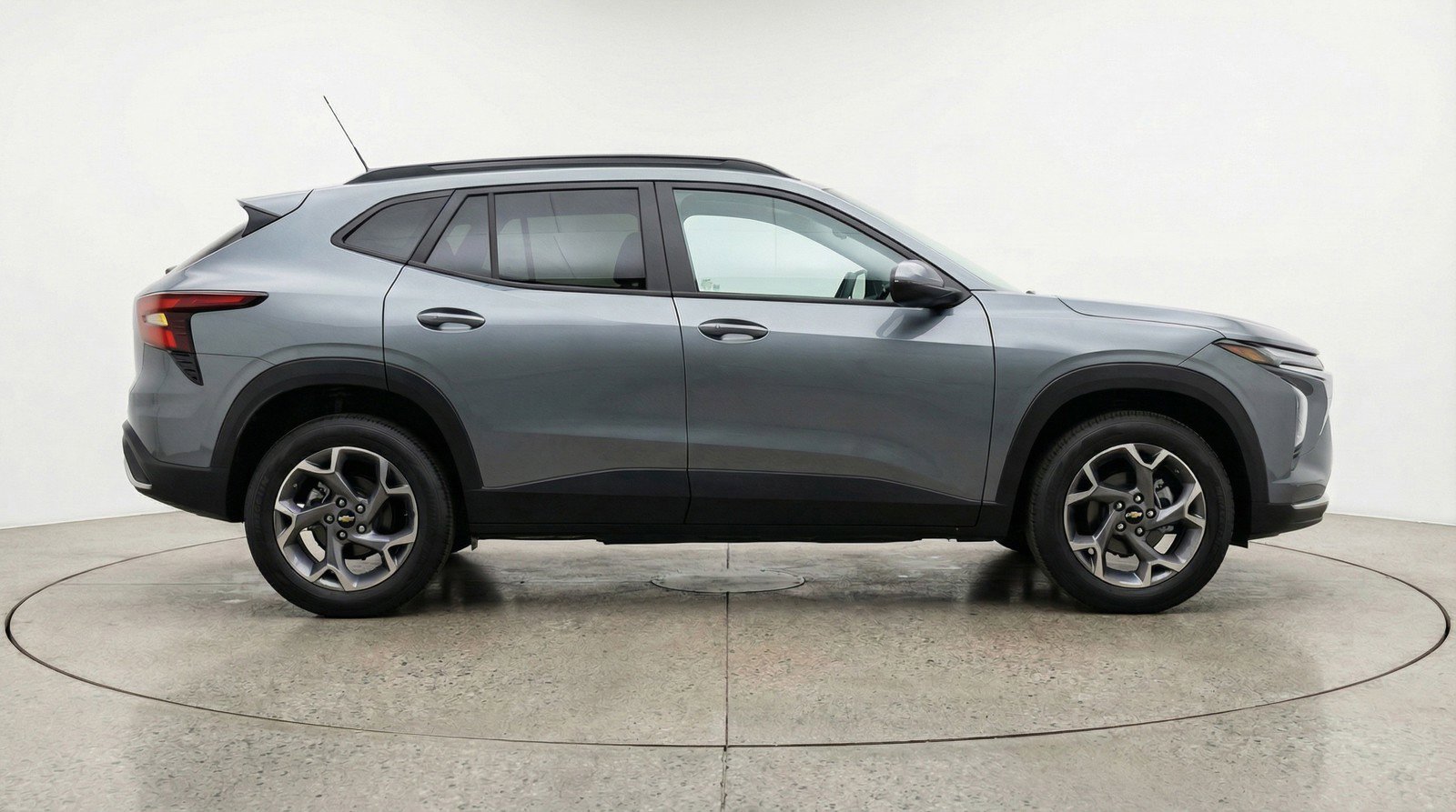 Used 2025 Chevrolet Trax LT image 11