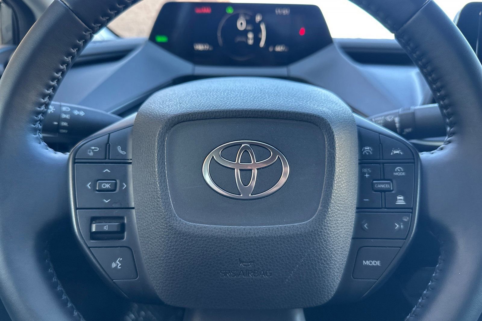 Used 2025 Toyota Prius LE image 24