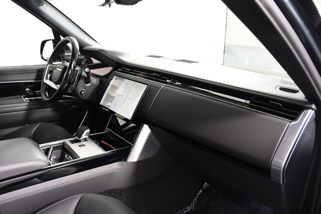 Used 2025 Land Rover Range Rover Autobiography AWD/4WD image 18