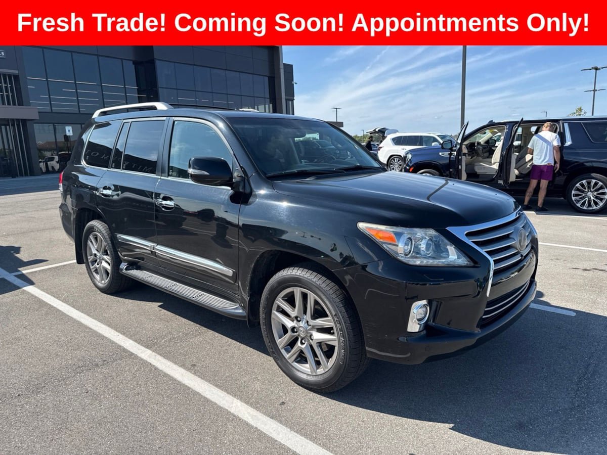 Used 2015 Lexus LX 570 4WD image 1