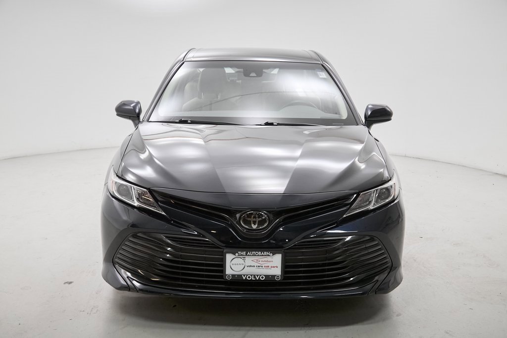 Used 2018 Toyota Camry LE image 5