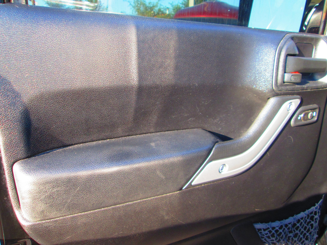 Used 2012 Jeep Wrangler Unlimited Rubicon w/ Dual Top Group image 10