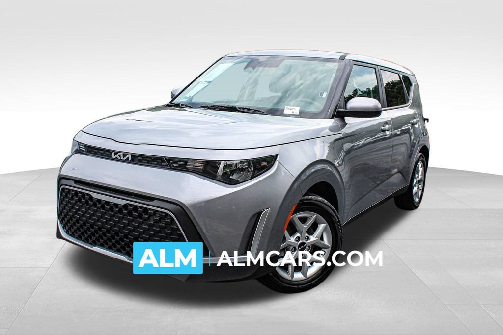 Used 2025 Kia Soul LX w/ LX Technology Package FWD image 1