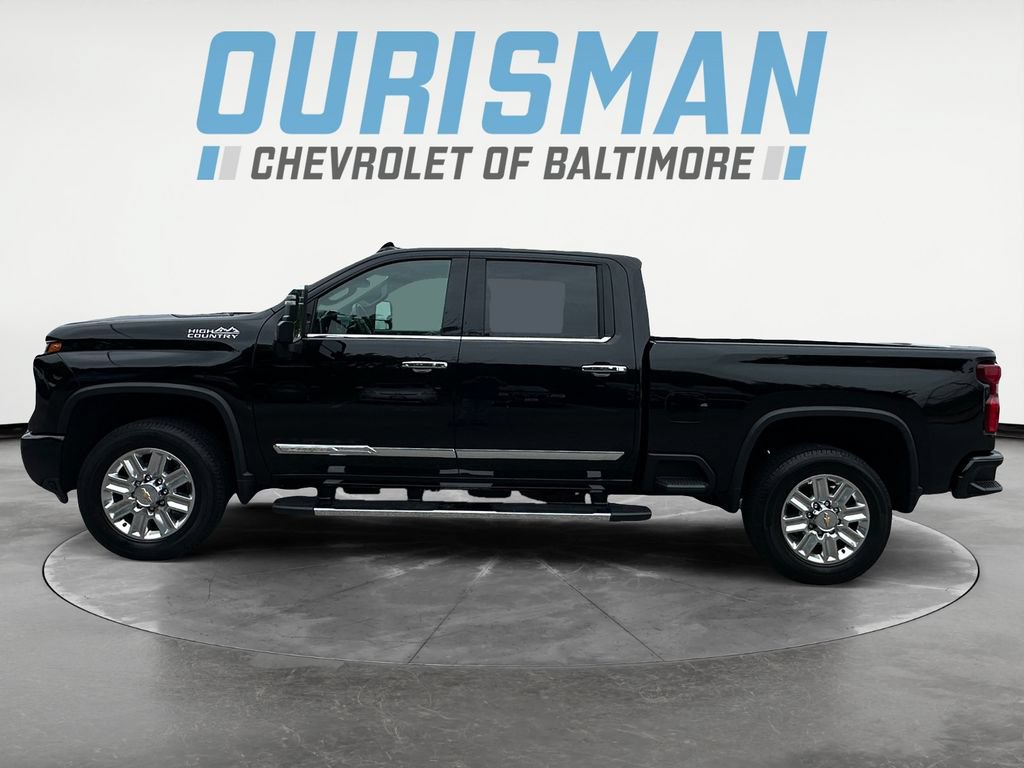 Used 2024 Chevrolet Silverado 2500 High Country AWD/4WD image 3