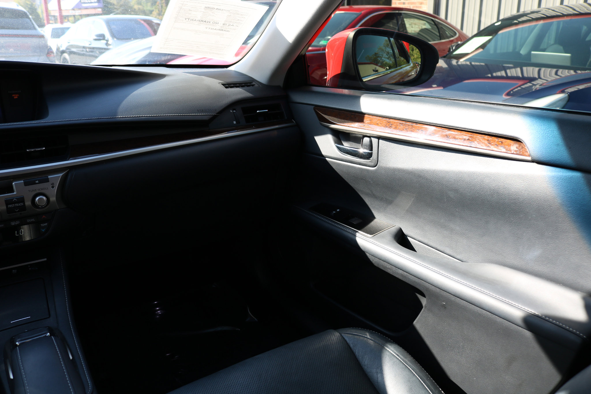 Used 2016 Lexus ES 350 w/ Luxury Package w/Wood Trim image 35