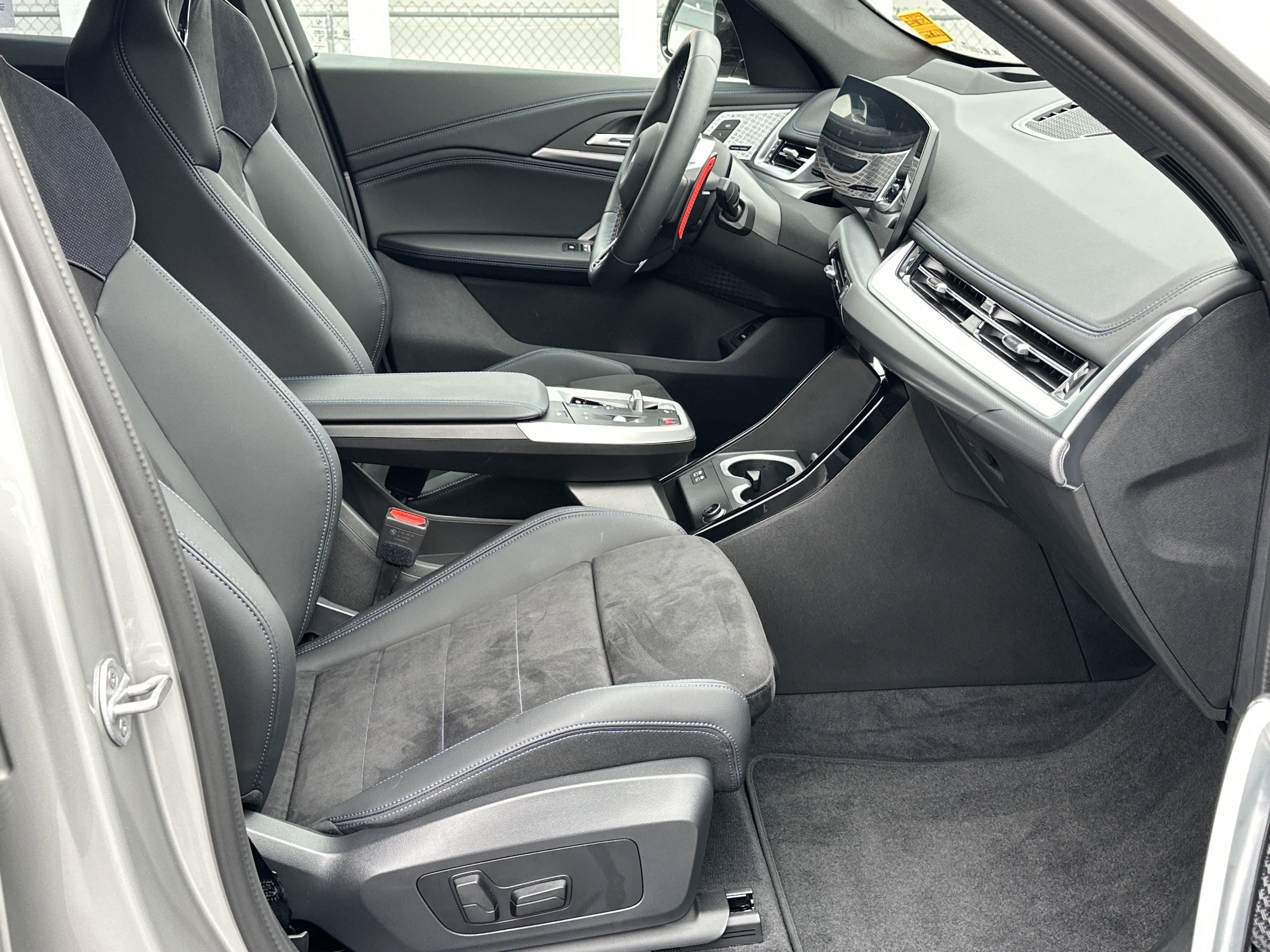 Used 2025 BMW X1 M35i w/ Premium Package image 12