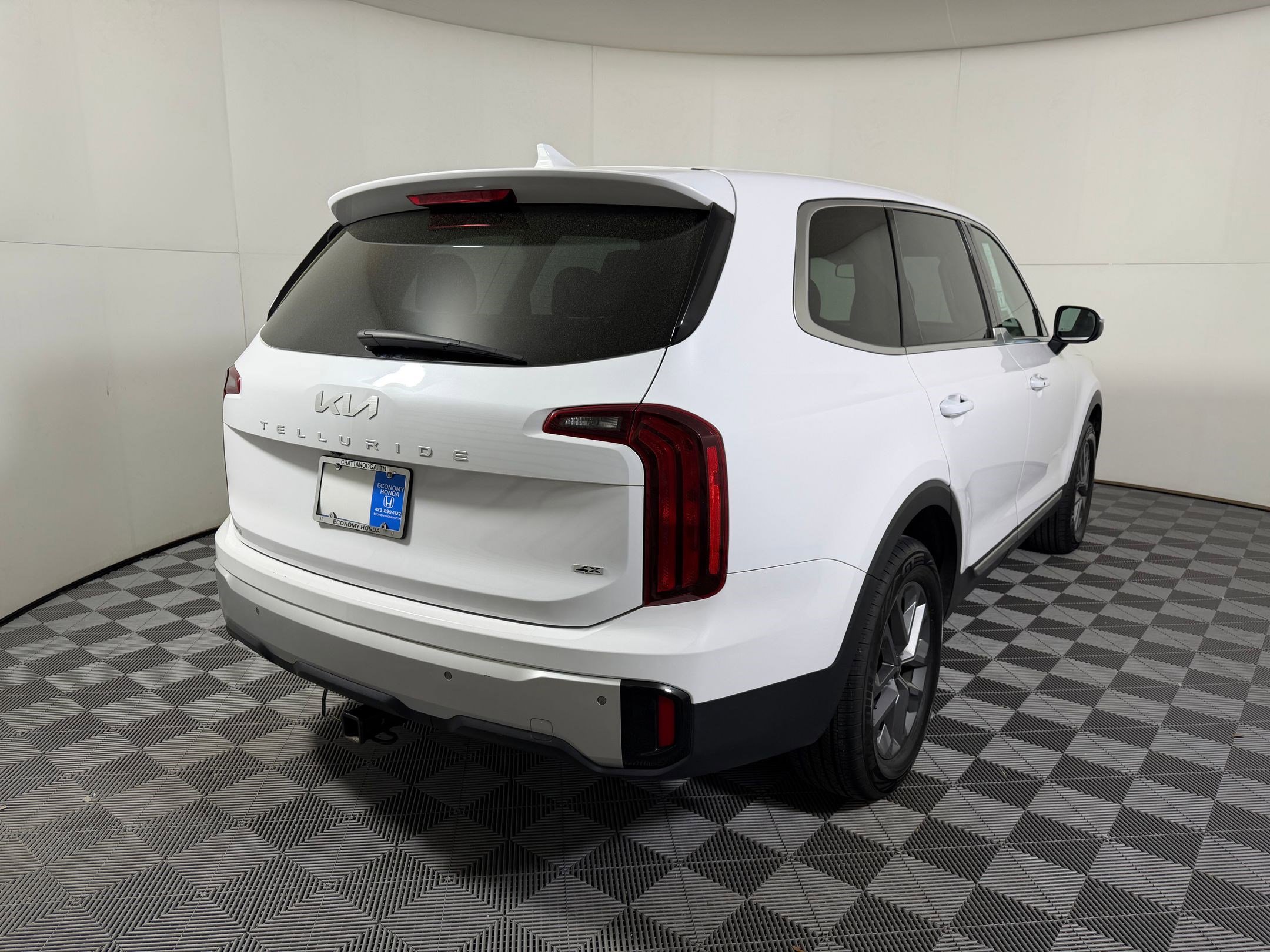 Used 2024 Kia Telluride LX image 7