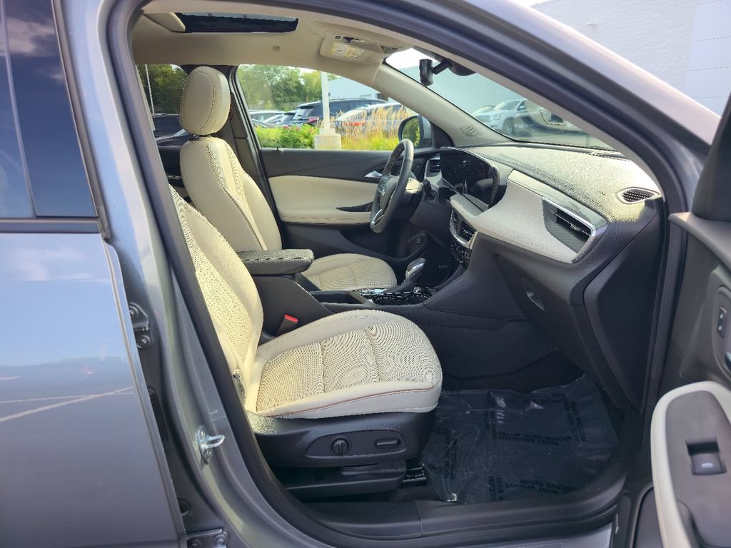 Used 2024 Buick Encore GX Avenir w/ Avenir Convenience Package FWD image 26
