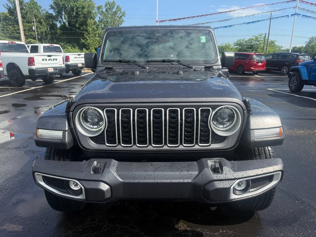 Used 2025 Jeep Wrangler Unlimited Sahara AWD/4WD image 9