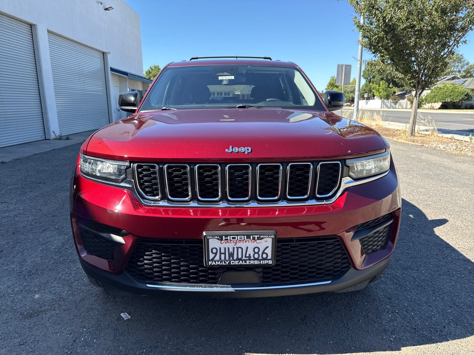 Used 2023 Jeep Grand Cherokee Laredo w/ Luxury Tech Group I AWD/4WD image 8