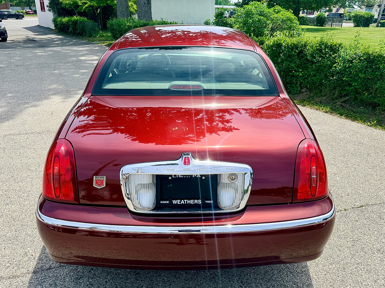 Used 2002 Lincoln Town Car Executive RWD image 7