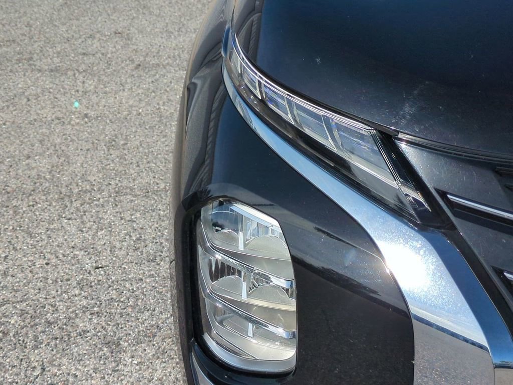 Used 2024 Mitsubishi Outlander SE image 11