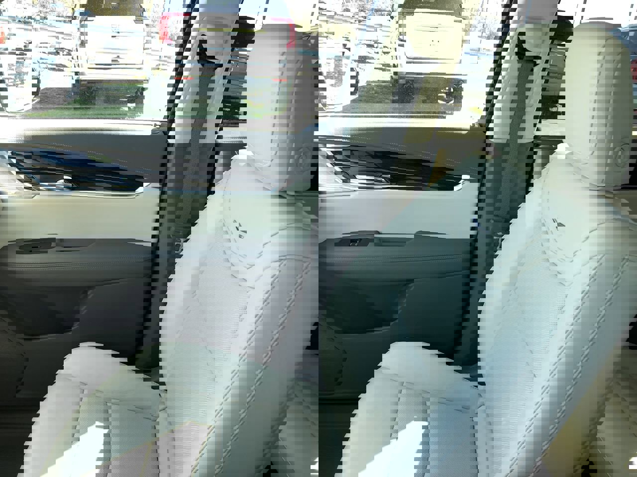 Used 2023 Cadillac XT6 Premium Luxury w/ Technology Package image 25