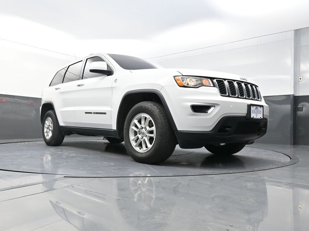Used 2019 Jeep Grand Cherokee Laredo AWD/4WD image 23