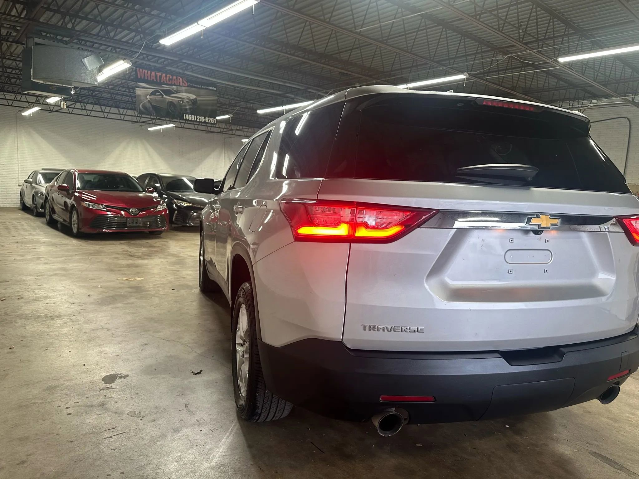 Used 2020 Chevrolet Traverse LS FWD image 3