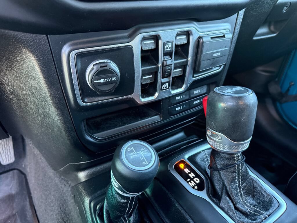 Used 2019 Jeep Wrangler Unlimited Sahara w/ Quick Order Package 24M Moab AWD/4WD image 24