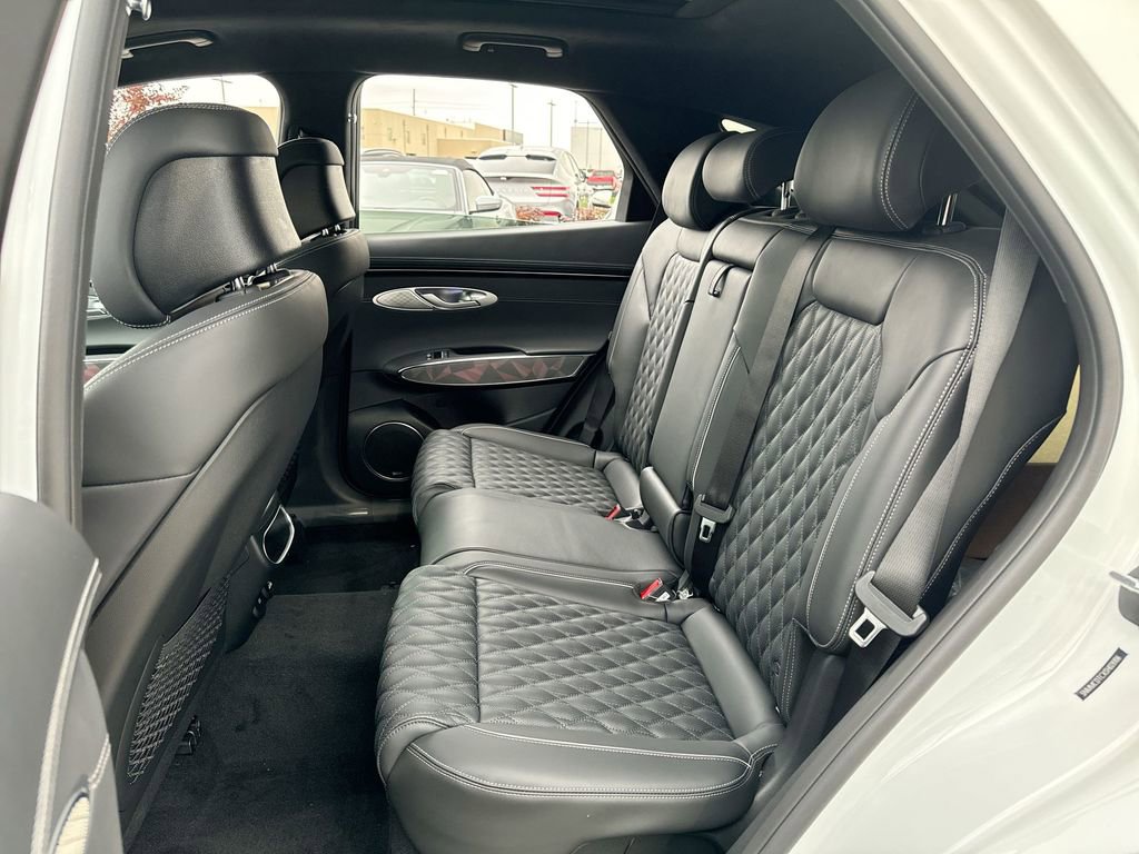 Used 2025 Genesis GV70 3.5T Sport w/ Sport Advanced Package image 32