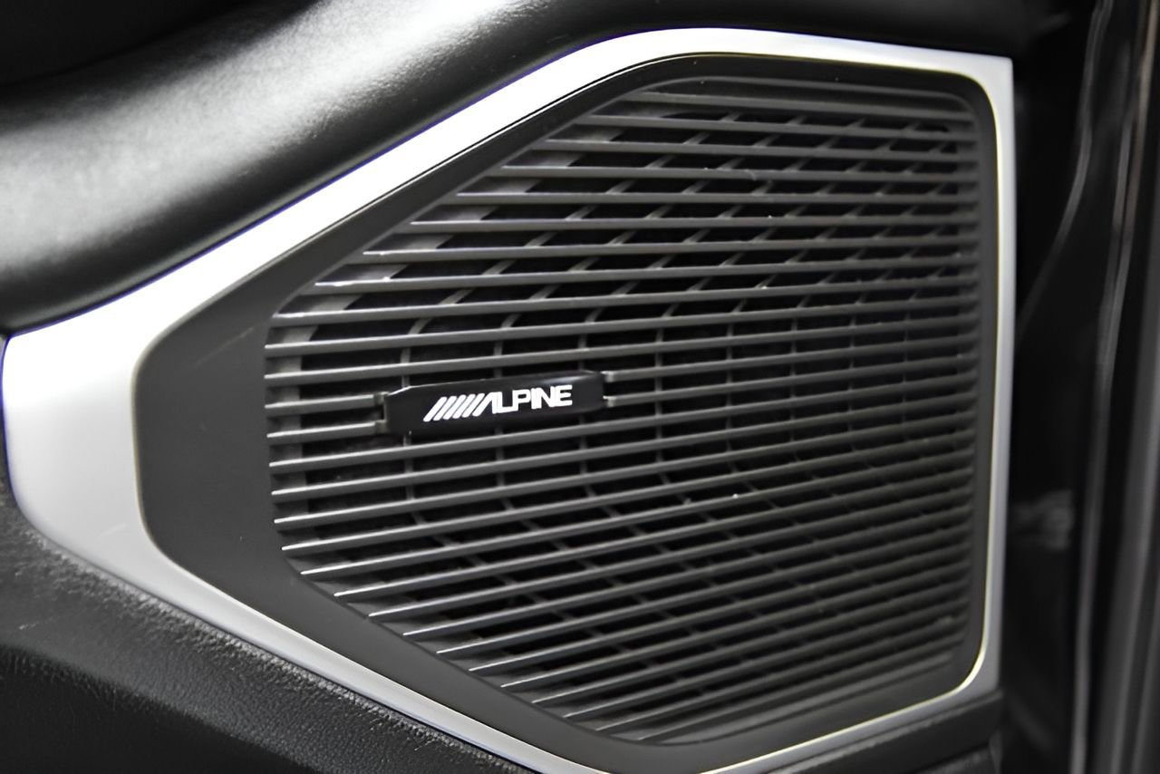 Used 2023 Jeep Wagoneer L Series III RWD image 19