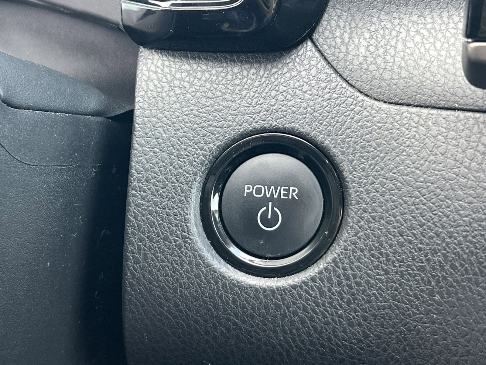 Used 2025 Toyota Camry LE image 31