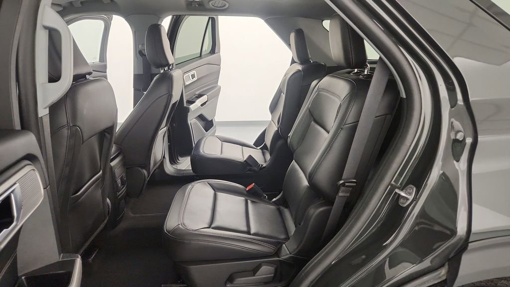 Used 2023 Ford Explorer XLT w/ Equipment Group 202A image 17