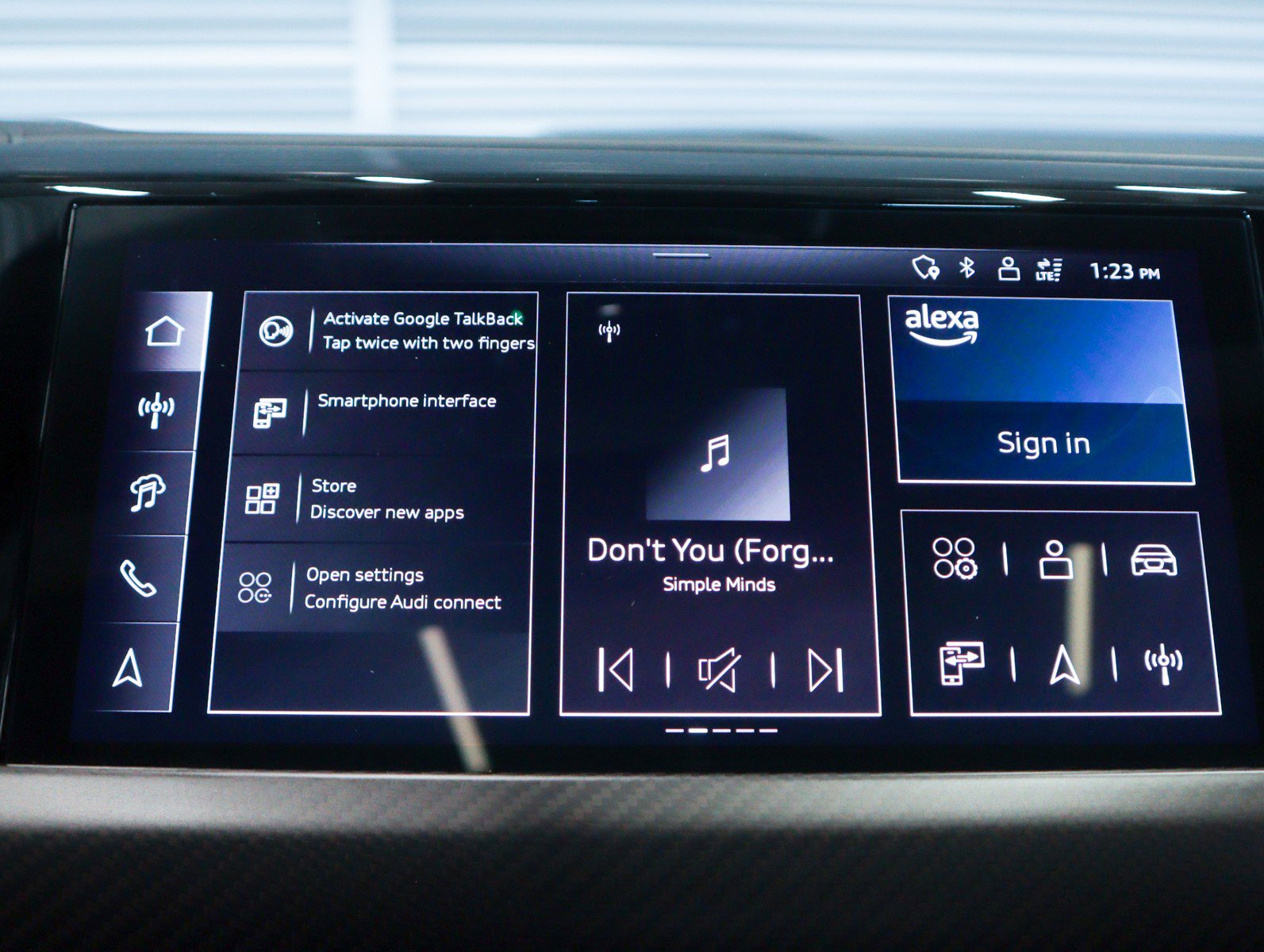 Used 2024 Audi RS e-tron GT w/ Carbon Performance Package image 25